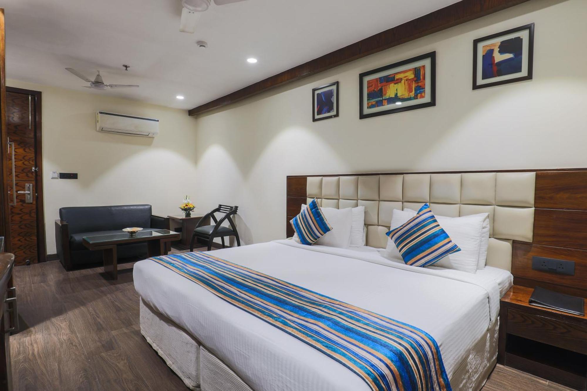 ניו דלהי Hotel Bluestone Nehru Place By The Cosy Hotels מראה חיצוני תמונה